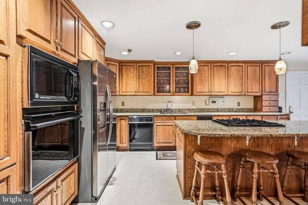 705 IRON POST RD, Moorestown, NJ 08057