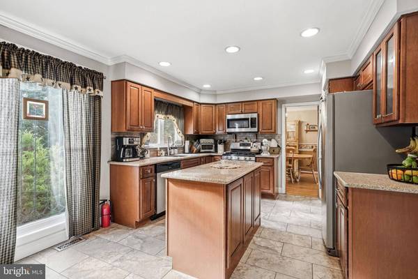 198 RAMBLEWOOD PKWY, Mount Laurel, NJ 08054