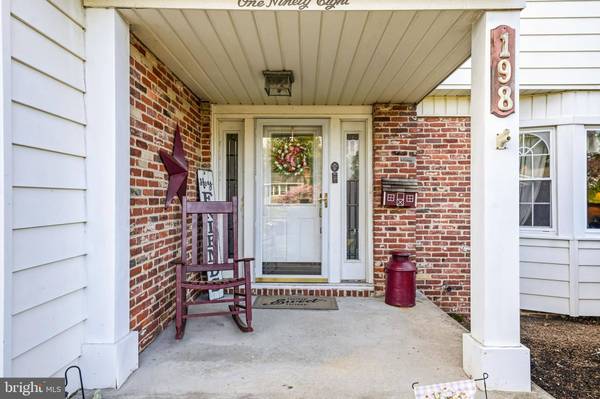 198 RAMBLEWOOD PKWY, Mount Laurel, NJ 08054