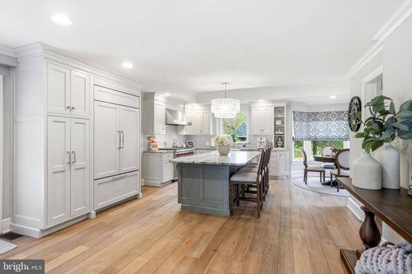 4 COVE CT, Moorestown, NJ 08057