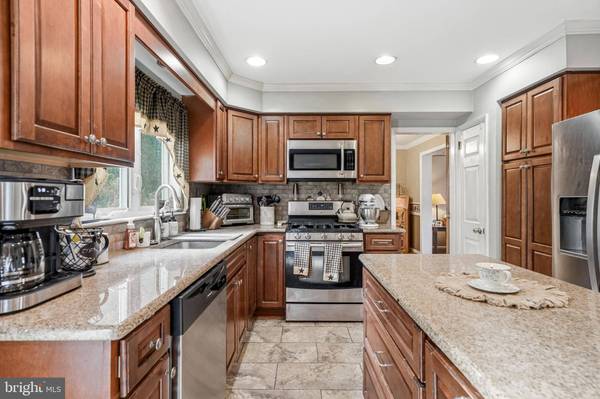 198 RAMBLEWOOD PKWY, Mount Laurel, NJ 08054