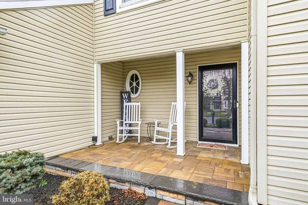 7 WATSON DR, Mount Laurel, NJ 08054
