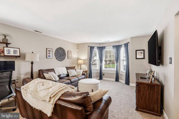 7 WATSON DR, Mount Laurel, NJ 08054