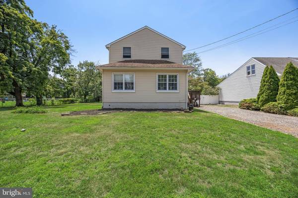 208 S GARFIELD AVE, Moorestown, NJ 08057