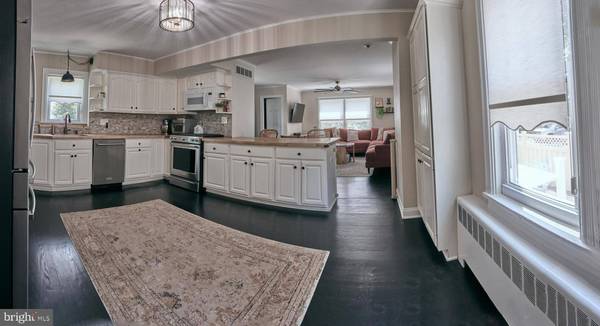 108 W CENTRAL AVE, Moorestown, NJ 08057