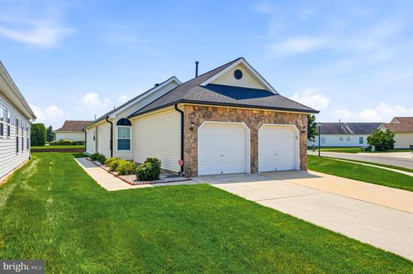 14 SPRING LN
