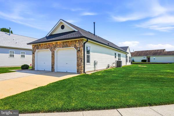 14 SPRING LN, Edgewater Park, NJ 08010