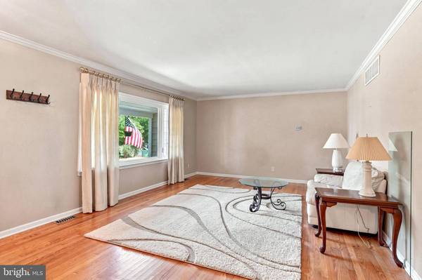 314 LAKESHORE DR, Marlton, NJ 08053
