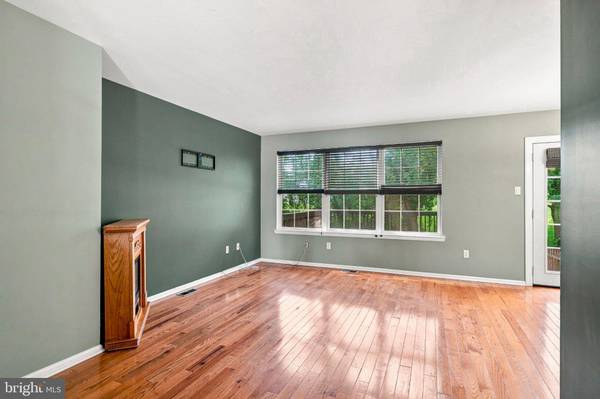 40 WOODSTREAM CT, Mantua, NJ 08051