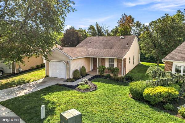 6 AVANDALE CT, Mount Laurel, NJ 08054