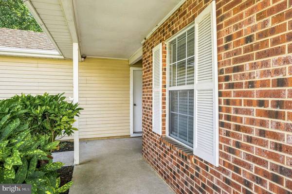 6 AVANDALE CT, Mount Laurel, NJ 08054