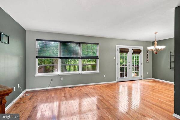 40 WOODSTREAM CT, Mantua, NJ 08051