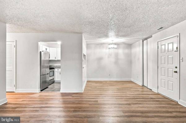 5301-A ABERDEEN DR, Mount Laurel, NJ 08054