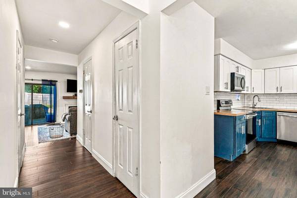 53 SOUTHGATE DR, Mount Laurel, NJ 08054