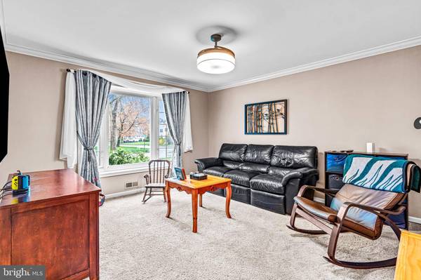 2 BURKE DR, Medford, NJ 08055