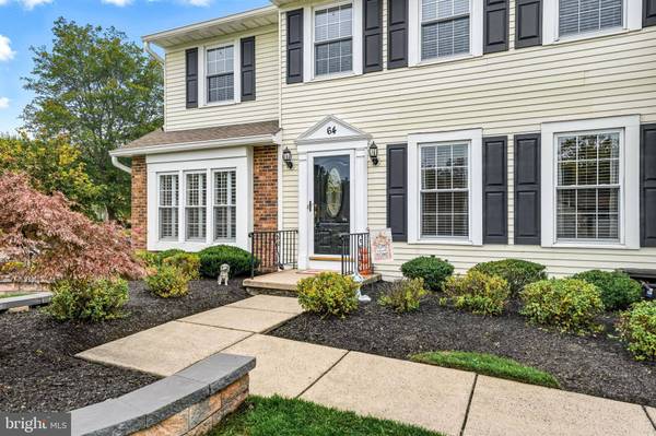 64 STRATFORD LN, Mount Laurel, NJ 08054