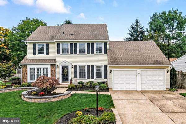 64 STRATFORD LN, Mount Laurel, NJ 08054