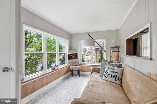 21 W HADDON AVE, Oaklyn, NJ 08107