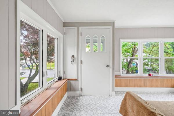 21 W HADDON AVE, Oaklyn, NJ 08107