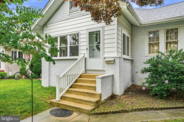 21 W HADDON AVE, Oaklyn, NJ 08107