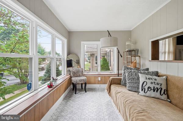 21 W HADDON AVE, Oaklyn, NJ 08107