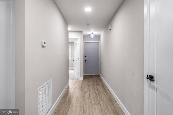 402-A MULBERRY CV, Mount Laurel, NJ 08054