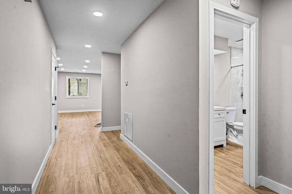 402-A MULBERRY CV, Mount Laurel, NJ 08054