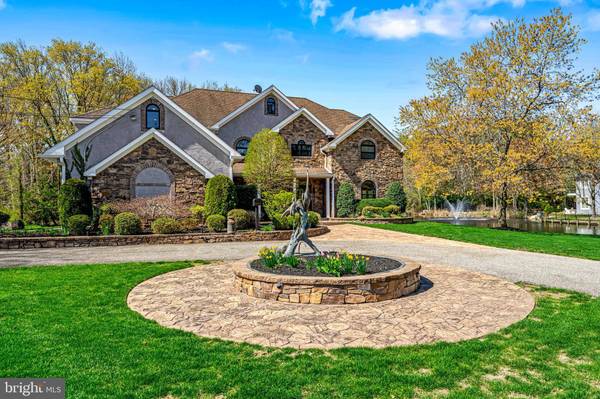 512 N STANWICK RD, Moorestown, NJ 08057