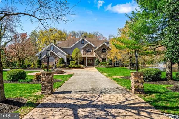 512 N STANWICK RD, Moorestown, NJ 08057