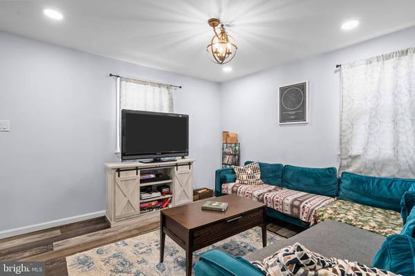 205 NICHOLSON RD, Mount Ephraim, NJ 08059