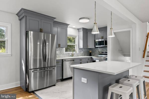 406 PARKER AVE, Moorestown, NJ 08057