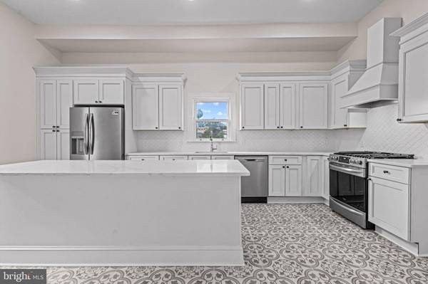 3 E POPLAR ST, Wenonah, NJ 08090