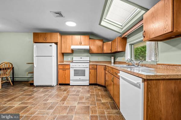 10 S SHIRLEY AVE, Moorestown, NJ 08057