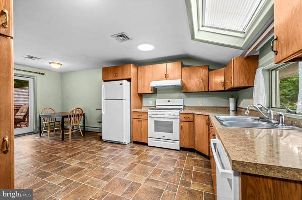 10 S SHIRLEY AVE, Moorestown, NJ 08057