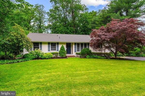 10 S SHIRLEY AVE, Moorestown, NJ 08057