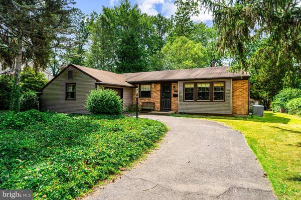 1015 MERRYMOUNT AVE S, Blackwood, NJ 08012