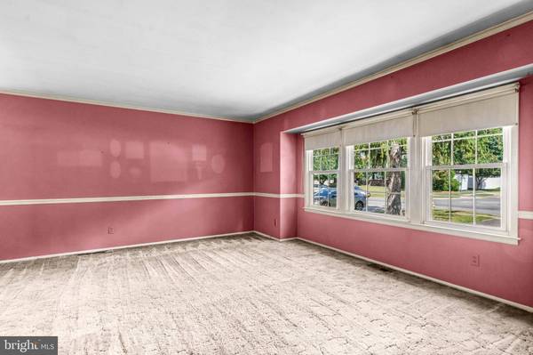 1015 MERRYMOUNT AVE S, Blackwood, NJ 08012