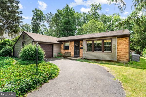 1015 MERRYMOUNT AVE S, Blackwood, NJ 08012