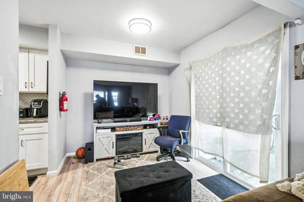 7 LEHIGH CT, Sicklerville, NJ 08081