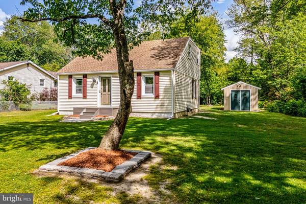 12 OREGON AVE, Mount Laurel, NJ 08054