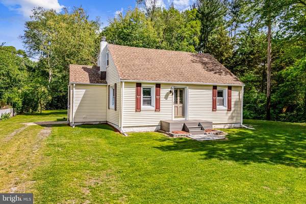 12 OREGON AVE, Mount Laurel, NJ 08054