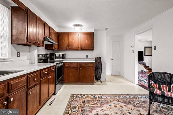 12 OREGON AVE, Mount Laurel, NJ 08054