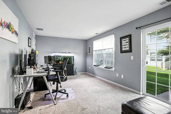 50 CREEKSIDE WAY, Burlington, NJ 08016