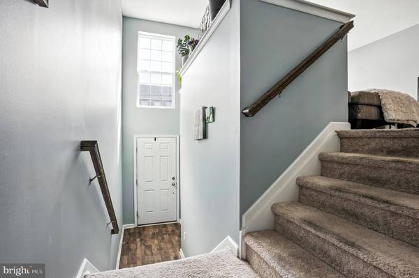 50 CREEKSIDE WAY, Burlington, NJ 08016