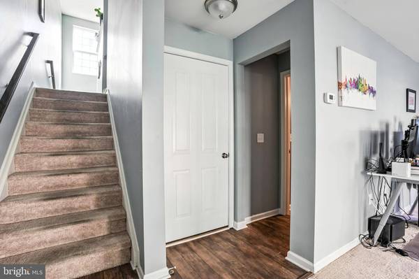 50 CREEKSIDE WAY, Burlington, NJ 08016