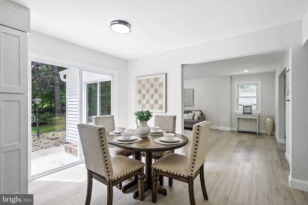 268 N RIDING DR, Moorestown, NJ 08057