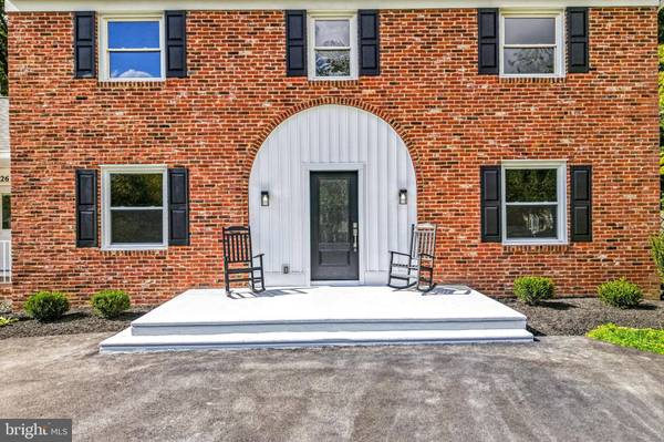 268 N RIDING DR, Moorestown, NJ 08057