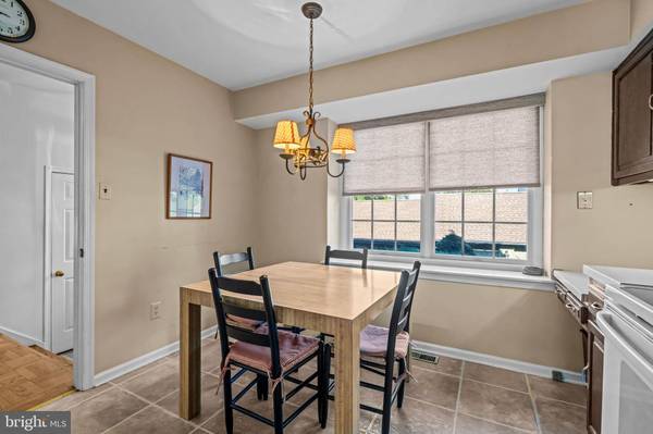 633 E MAIN ST #B7, Moorestown, NJ 08057