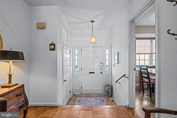 633 E MAIN ST #B7, Moorestown, NJ 08057