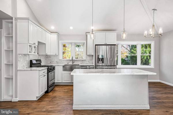 4925 CHURCH RD, Mount Laurel, NJ 08054